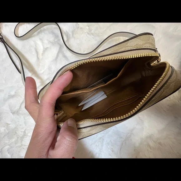 Coach mini camera bag - Picture 3 of 7